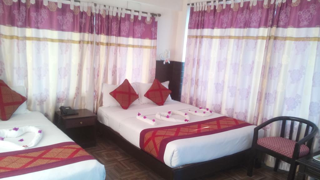 Hotel Center Lake Ποκάρα Εξωτερικό φωτογραφία