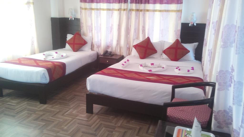 Hotel Center Lake Ποκάρα Εξωτερικό φωτογραφία