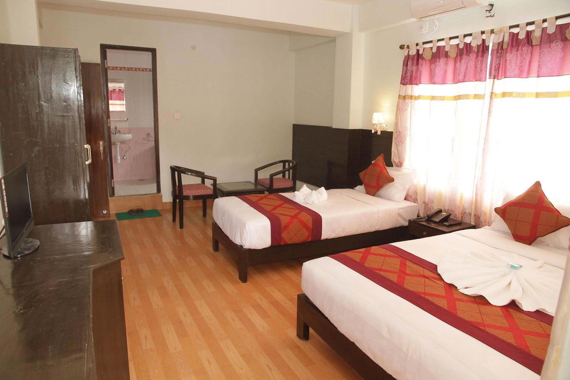Hotel Center Lake Ποκάρα Εξωτερικό φωτογραφία